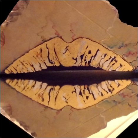 The kiss by the Italian international artist Lucia Oliva, on marble and mirror